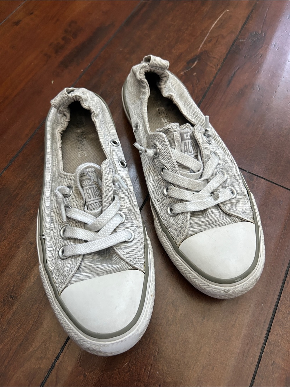 Converse Low-Top Sneakers in Light Gray and White